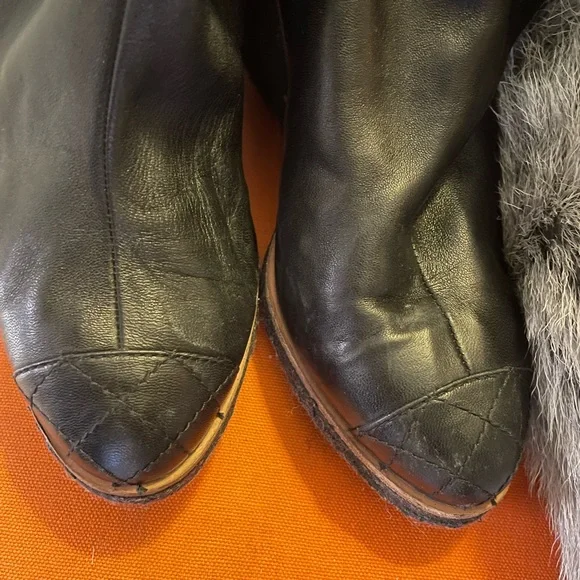 Size 38 Real fur lined CHANEL boots, remember Chanel is made small. - Picture 7 of 7
